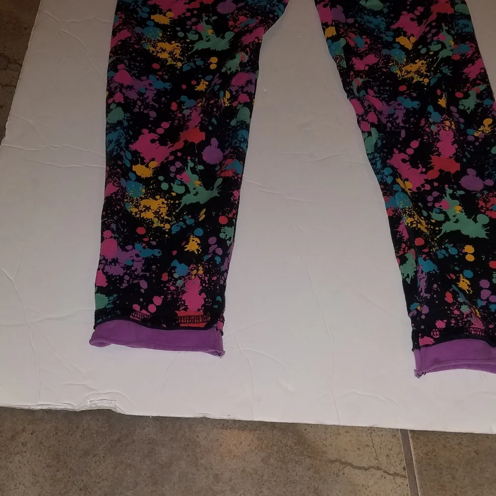 The Children's Place leggings. Splatter paint.